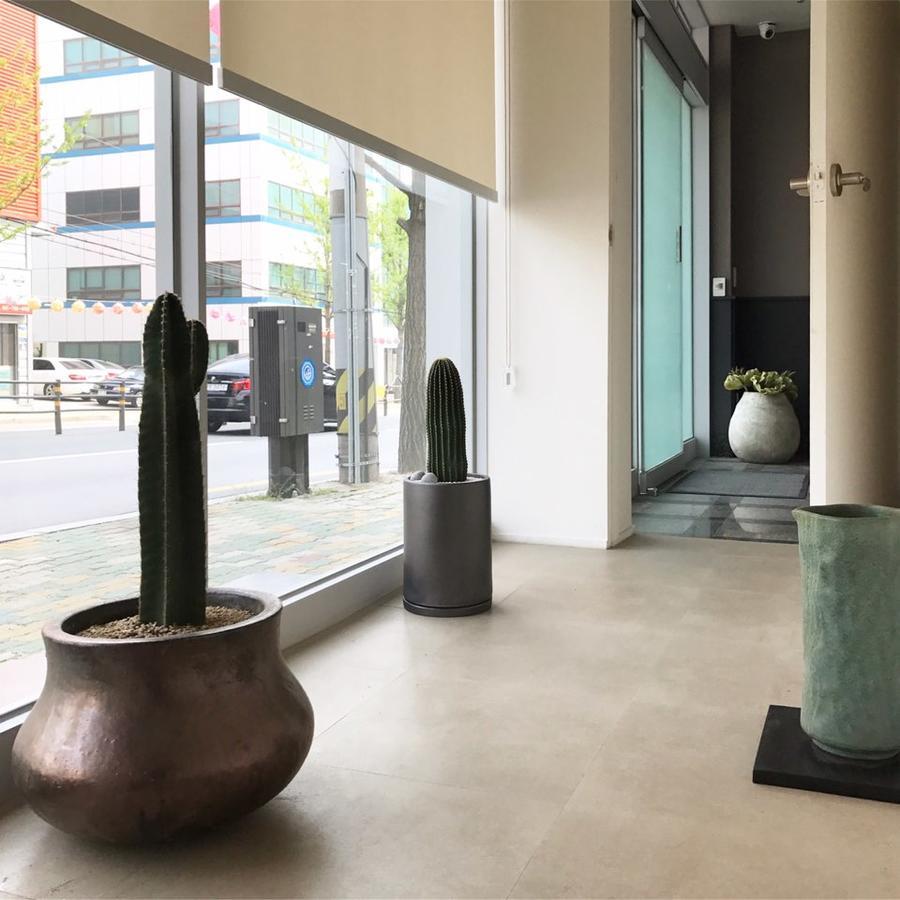 Wood House Hotel Busan Bagian luar foto