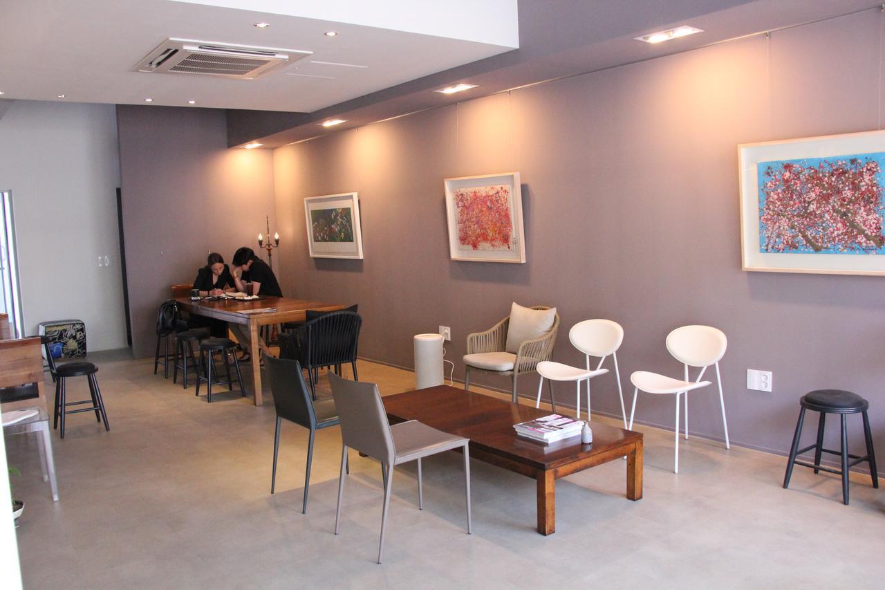 Wood House Hotel Busan Bagian luar foto